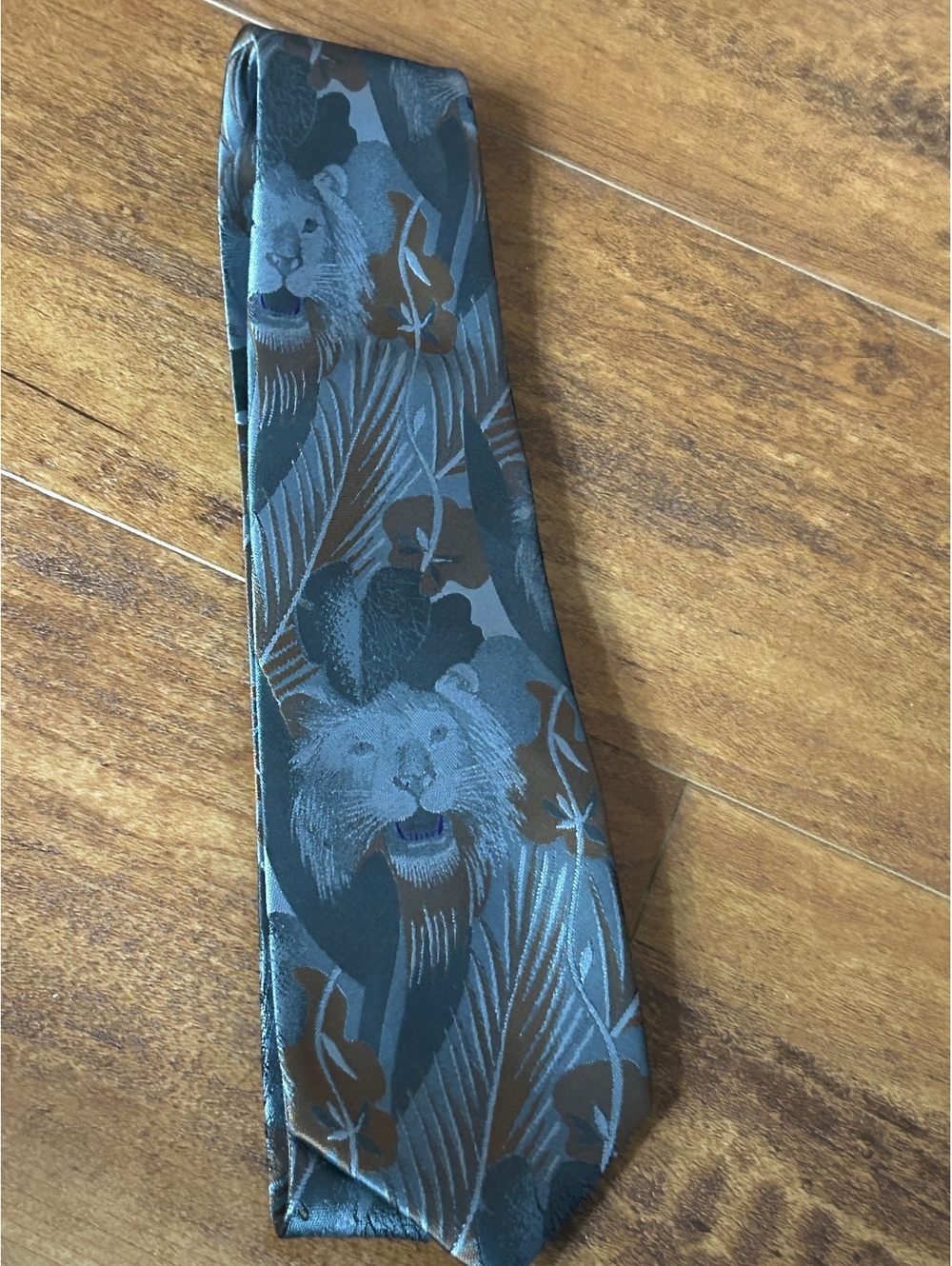 Gianno Italian Import Lion Patterned Tie